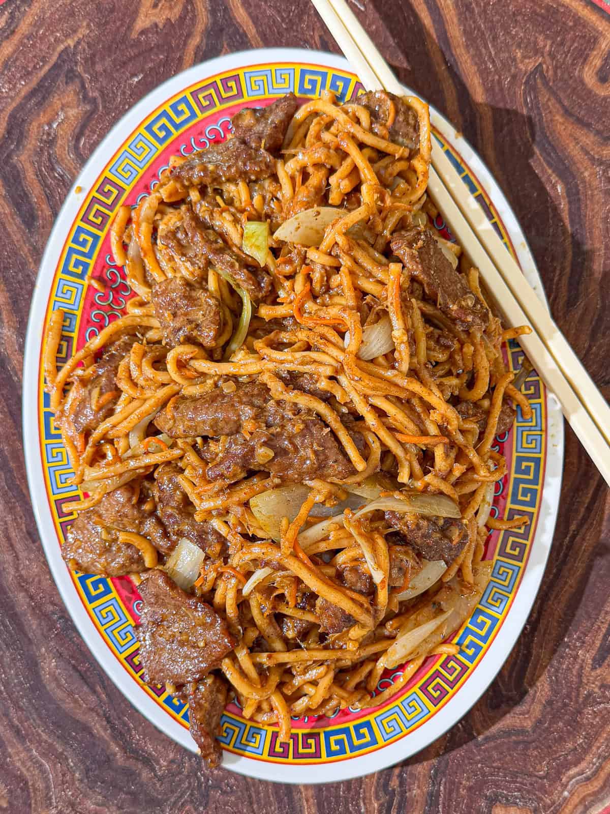 Satay beef noodles